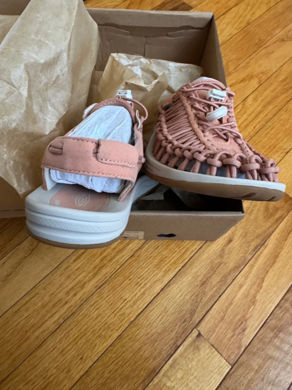 Women's UNEEK Sneaker Sandal - Picture 6 of 8